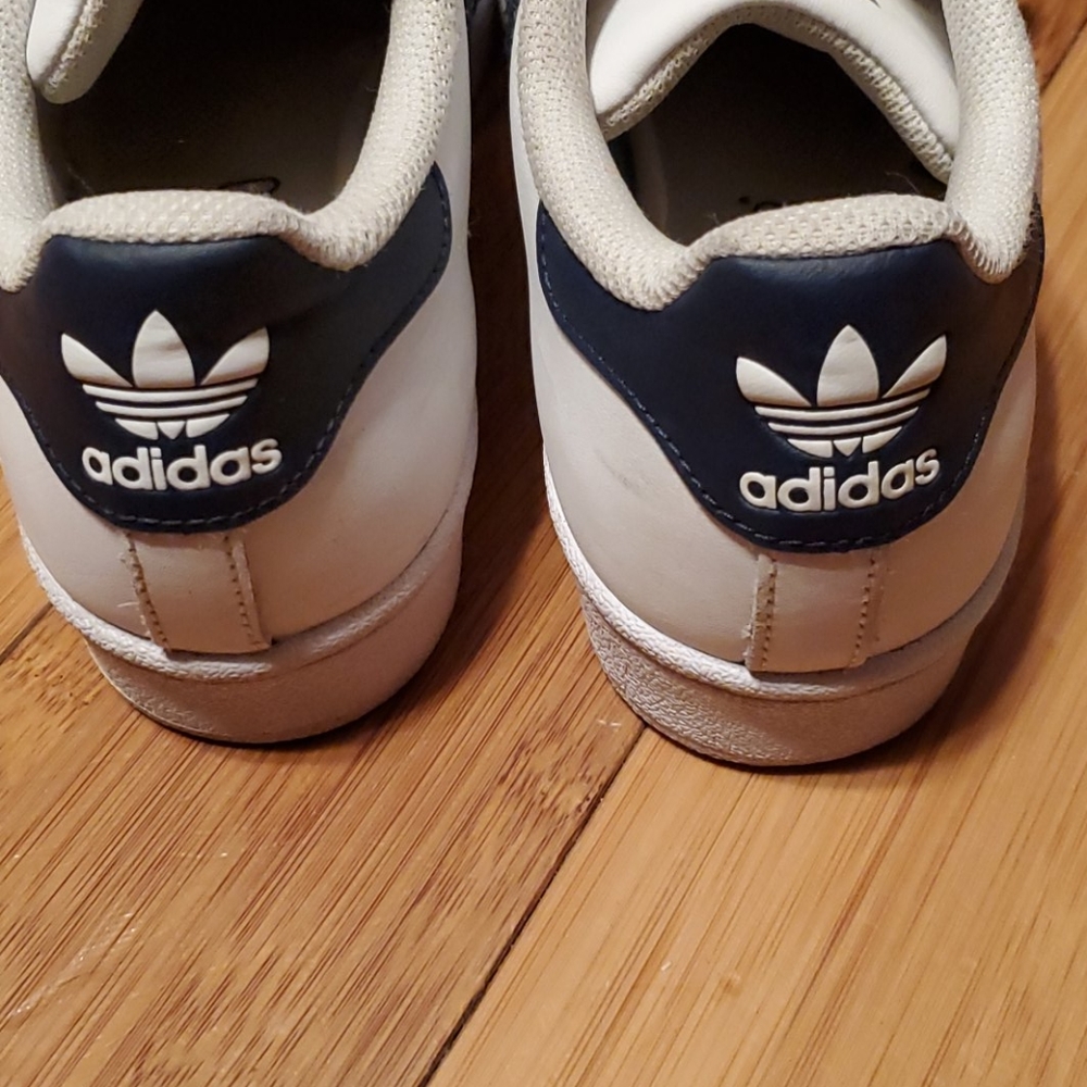 Shoes - Picture 4 of 4